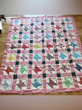Vintage Handmade Colorful Basket Quilt Topper 84x78